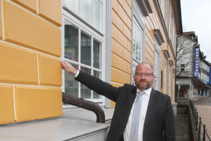 Marcus Rogge, Leiter Staatliches Baumanagement Südniedersachsen, Fassade, frisches Gelb, neuer Anstrich