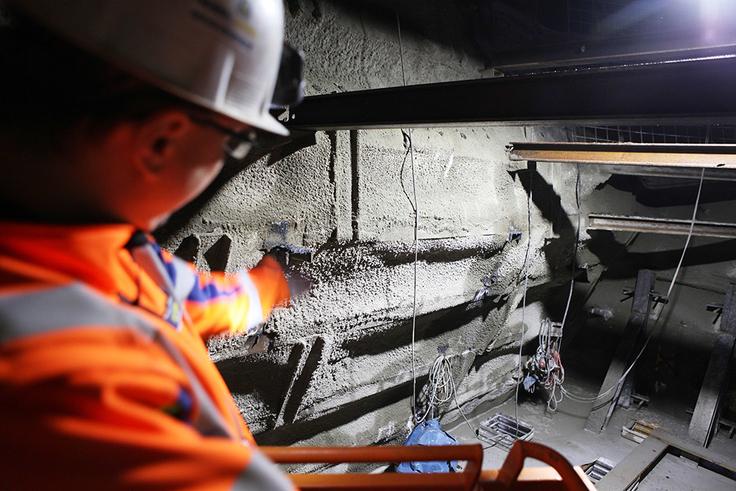 Fast 40 Meter unter der Oberfläche ist der breit aufgefahrene Doppelschacht mit Beton gesichert worden.