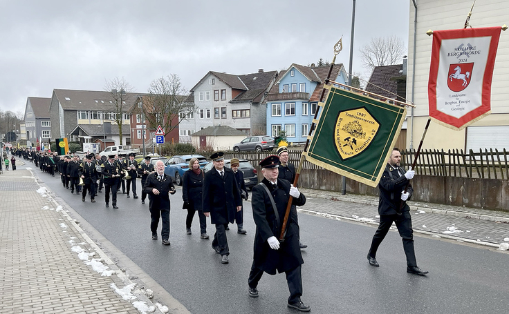 Die Bergparade zum Bergdankfest führt vom Kaiser-Wilhelm-Schacht über die Erzstraße zur Marktkirche