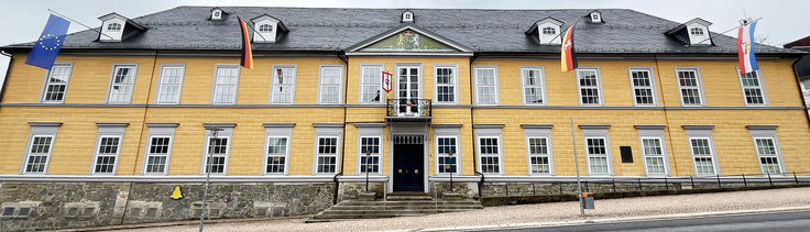Das Dienstgebäude des LBEG in Clausthal-Zellerfeld ist anlässlich des Bergdankfestes beflaggt.