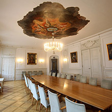Der Weiße Saal im historischen LBEG-Dienstgebäude in Clausthal-Zellerfeld.